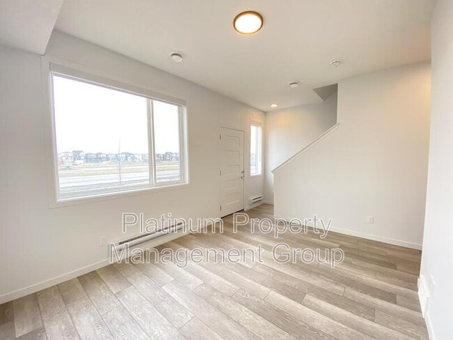Building Photo - 6505 Country Hills Blvd NE