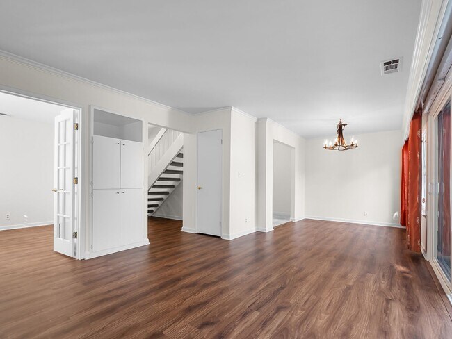 Foto del edificio - Townhouse-Style Single-Family