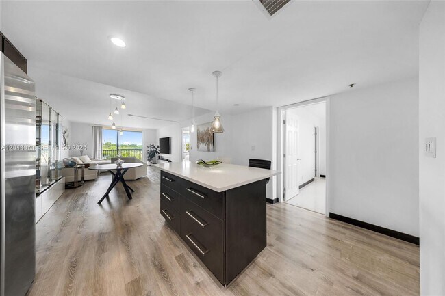 Foto del edificio - 3001 W Rolling Hills Cir