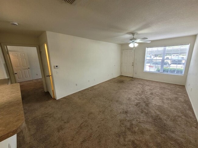Building Photo - 5914 Willow Ridge Dr