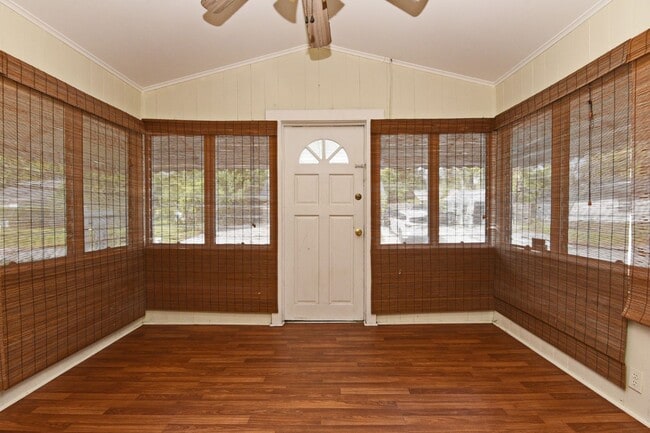 Building Photo - 2308 Vine St