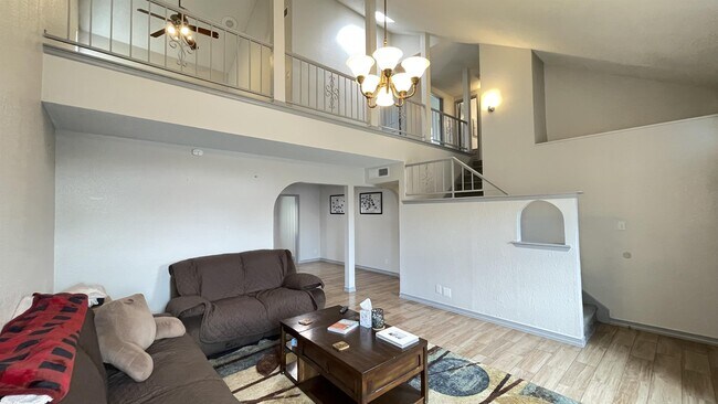 Foto del edificio - 10721 Pleasant Hills Dr