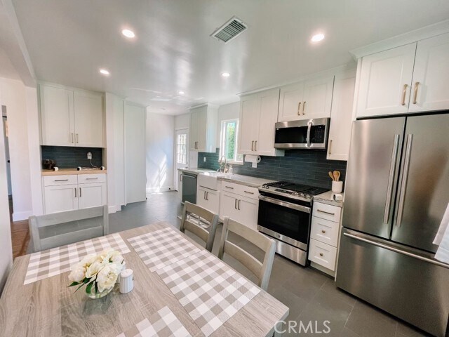 Foto del edificio - 15236 Atkinson Ave