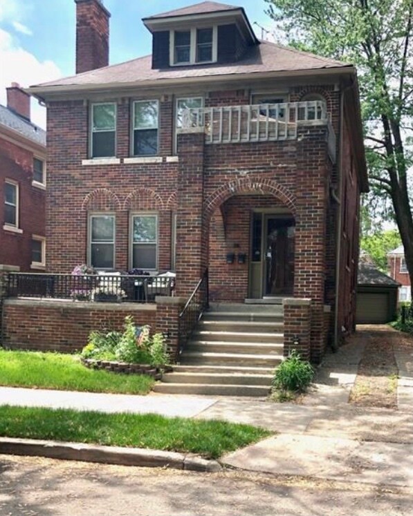Front Entrance - 843 Nottingham Rd