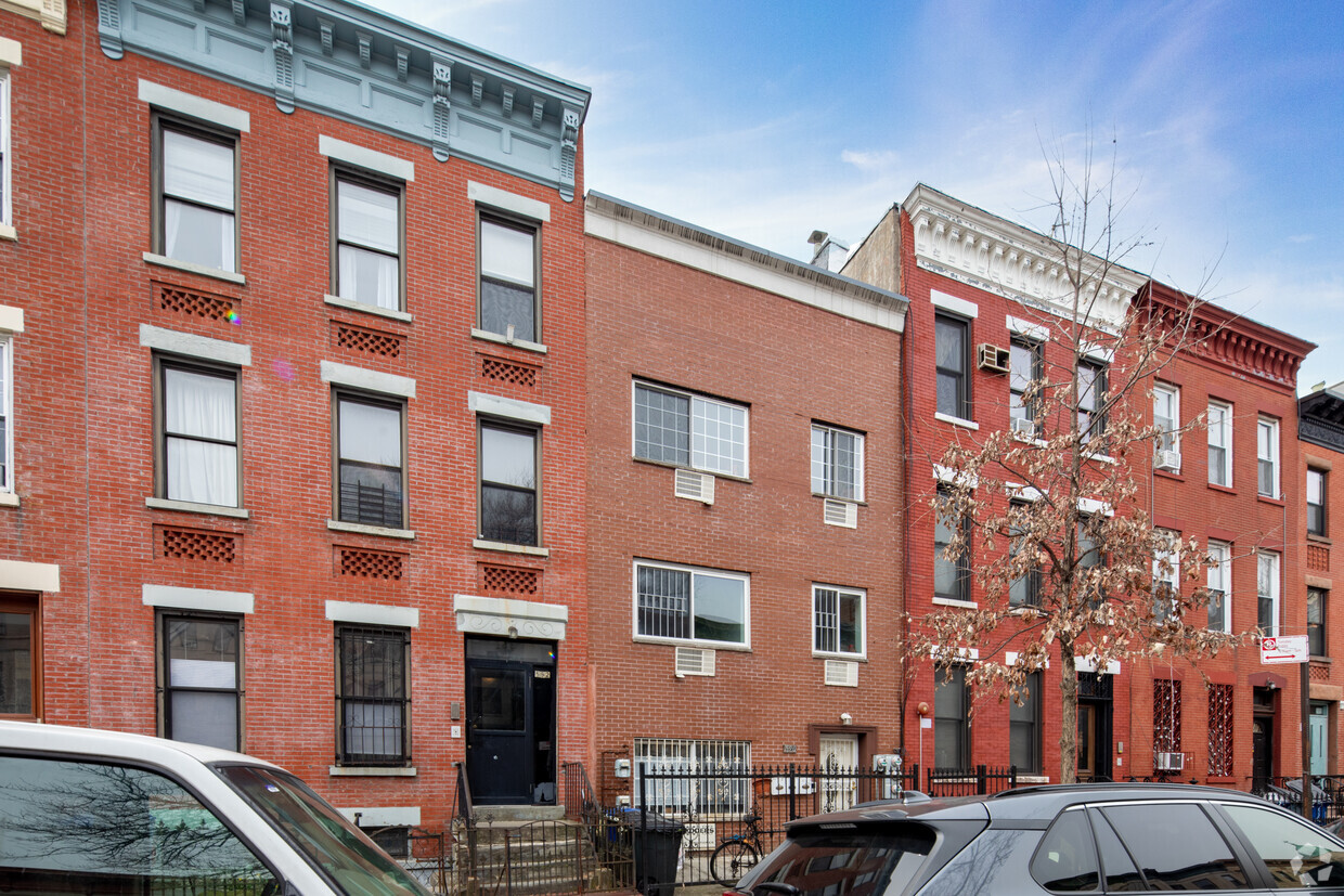 Primary Photo - 590 Sterling Pl