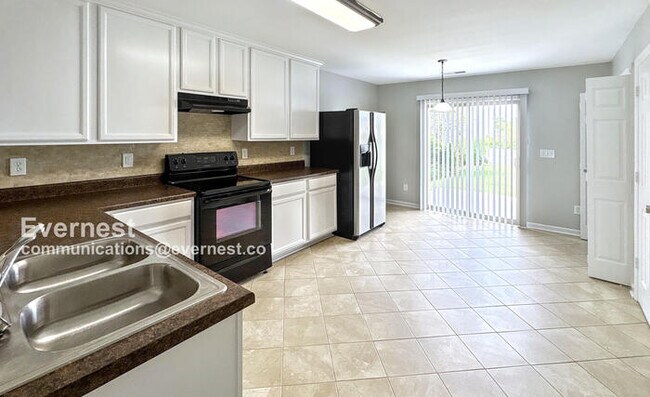 Foto del edificio - 222 Bermuda Lakes Dr