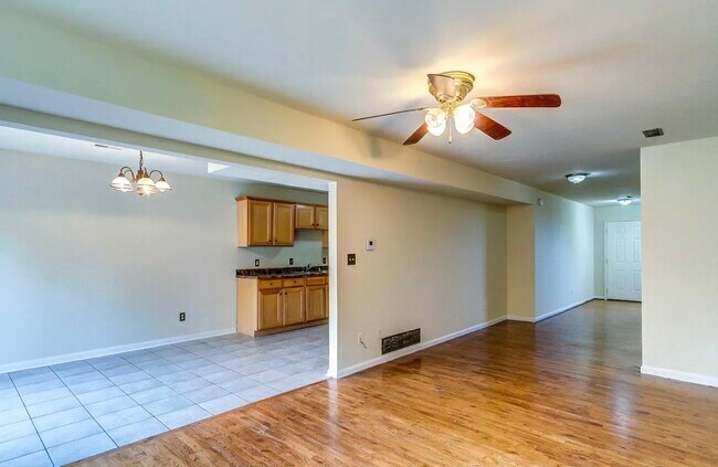 Foto del edificio - 578 Hampton Way