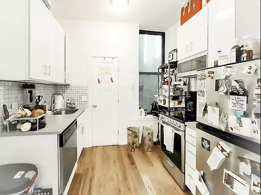 Building Photo - 364 3rd Ave