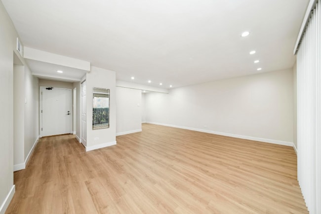 Foto del edificio - 700 Perrie Dr