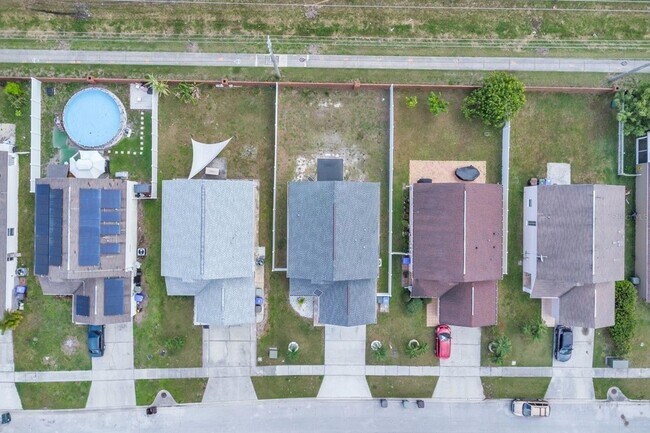 Foto del edificio - 2113 Jessa Dr