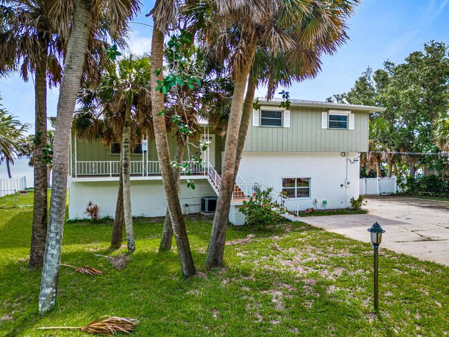 Building Photo - 7810 S Tropical Trail