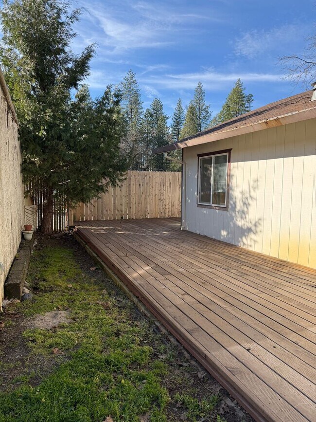 Foto del edificio - Pine Grove Home