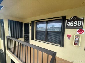Building Photo - 4698 Lucerne Lakes Blvd E