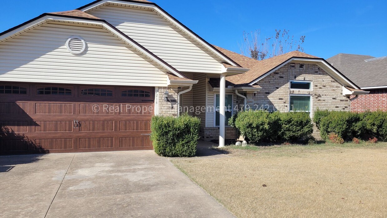 Primary Photo - 7214 Red Pine Dr