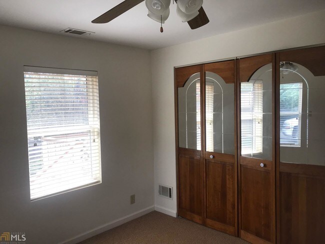 Foto del edificio - 6349 Old Dawsonville Rd