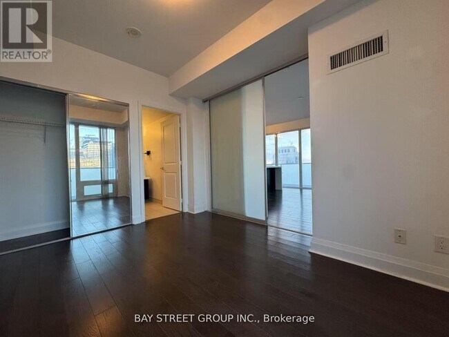 Building Photo - 1080 Bay St.