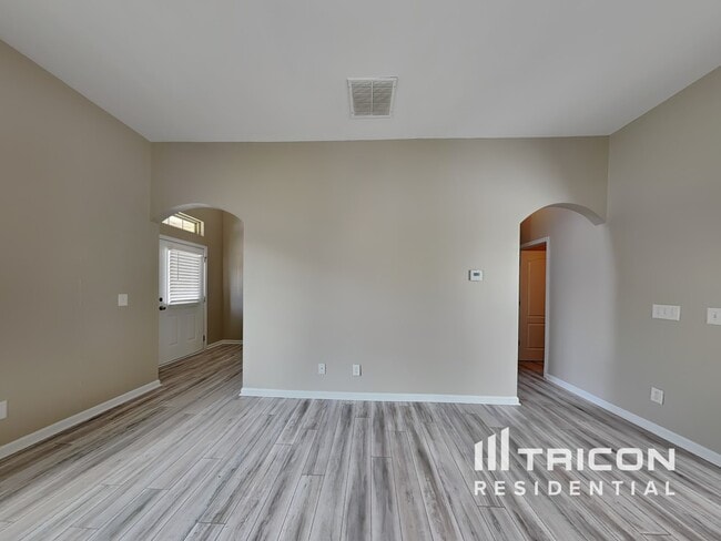 Building Photo - 1512 Miller Valley Dr