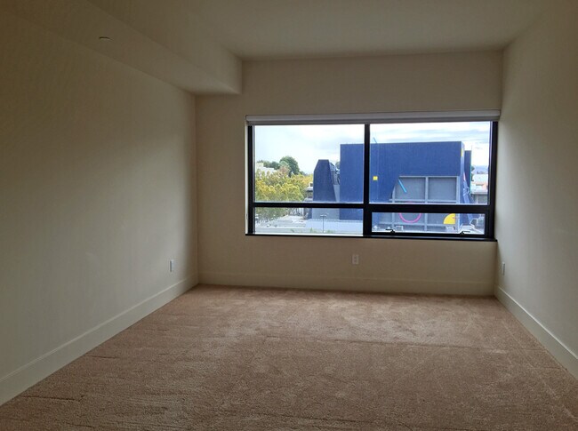 Foto del edificio - Fantastic 2 Bedroom/2 Bathroom Condo For R...
