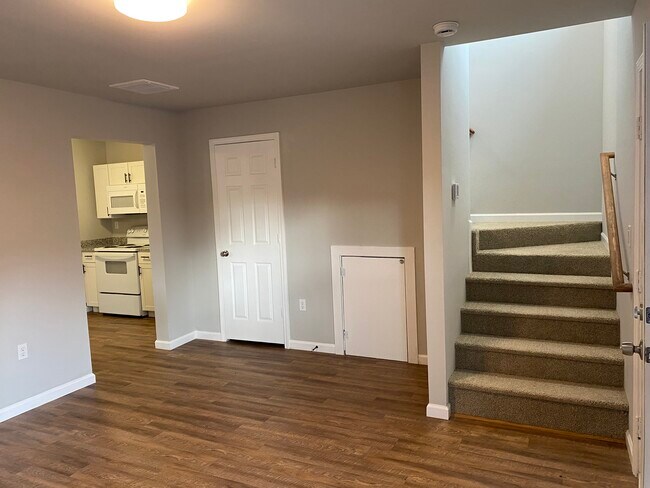 Foto del edificio - 90 Crabapple Rdg