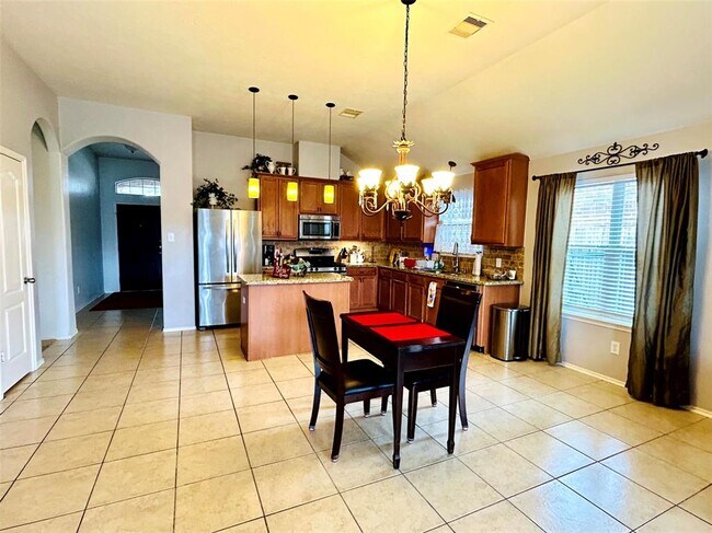 Building Photo - 1518 Squire Dr
