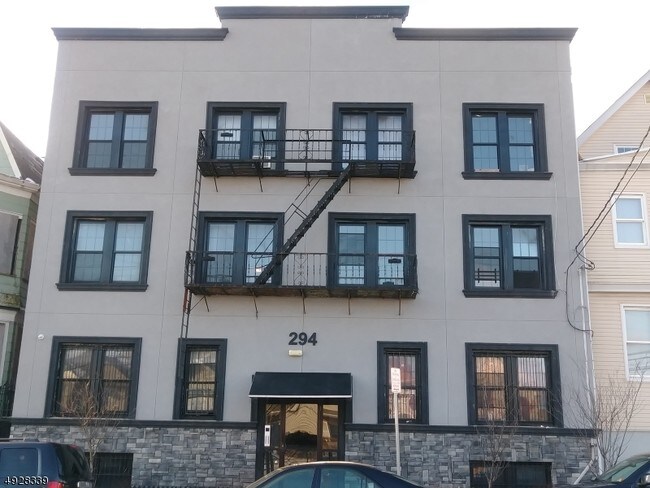 Building Photo - 294 14th Ave