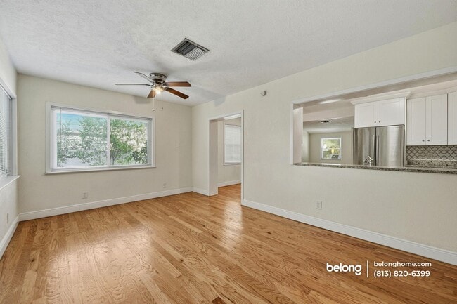 Foto del edificio - 2701 S Manhattan Ave