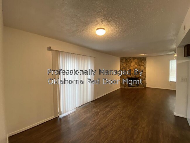 Building Photo - 1803 Beaumont Dr