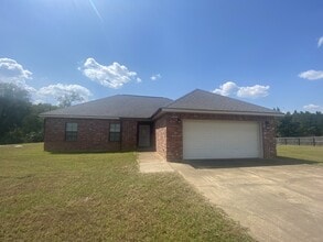 Building Photo - 194 Small Oaks Rd