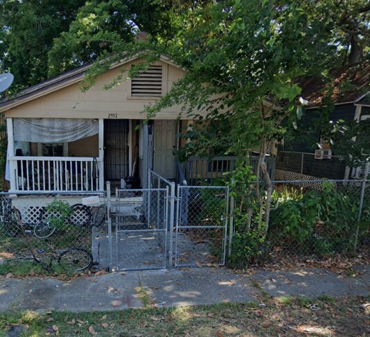 Foto principal - 2549 Calvin St