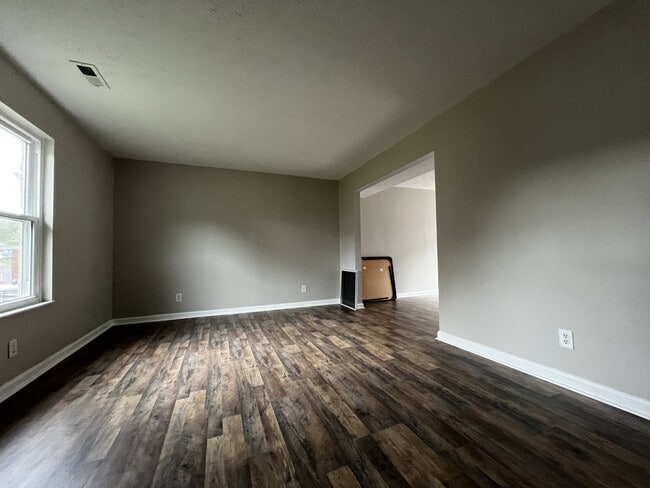 Building Photo - 5381 Big Tyler Rd