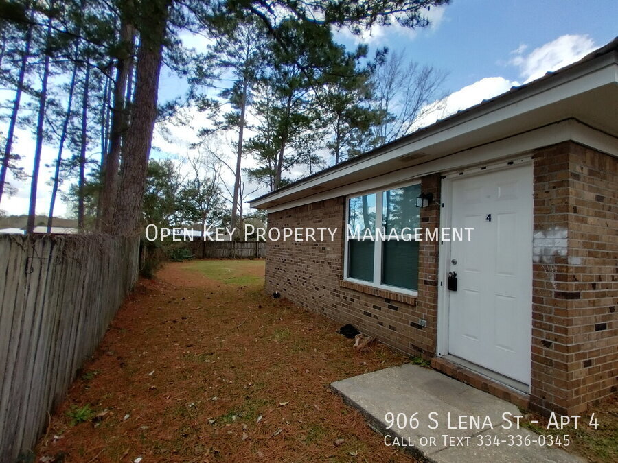 Primary Photo - Newly updated 2-bedroom, 1-bath apartment ...