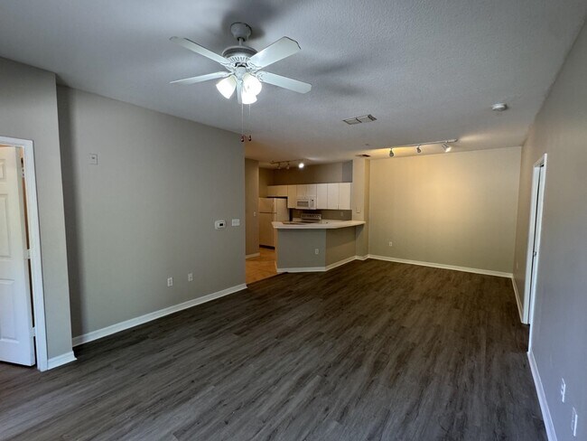 Foto del edificio - 605 Fairway Dr