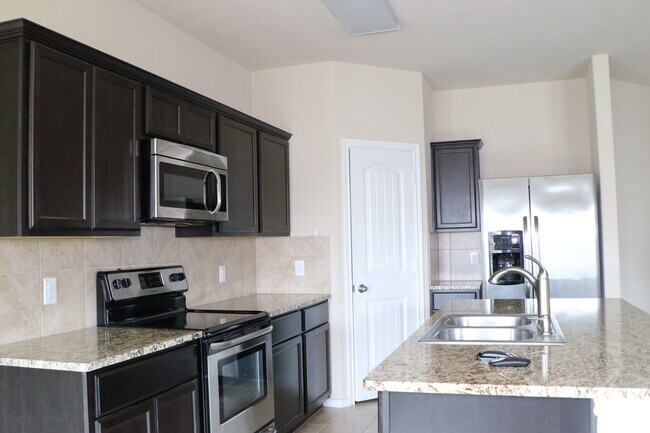 Foto del edificio - 259 Meadowlands Dr