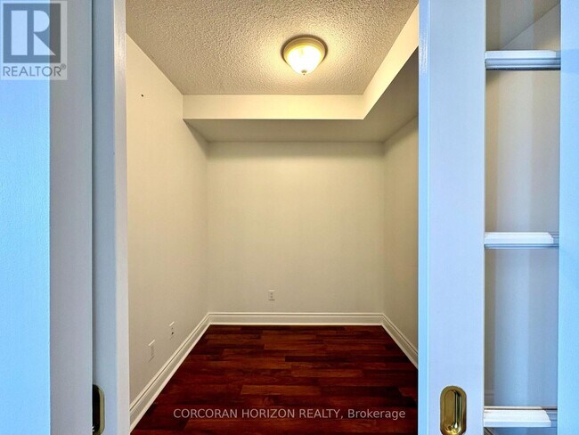 Building Photo - 10 Northtown Way