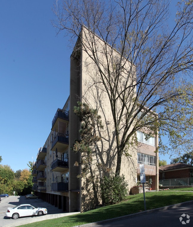 Building Photo - 18 & 20 Skipton Court