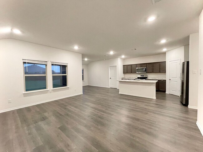 Building Photo - Stunning Home with BONUS Appliances and Co...