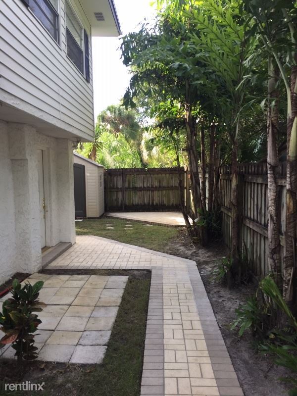 Foto del edificio - 1511 Lakeview Rd