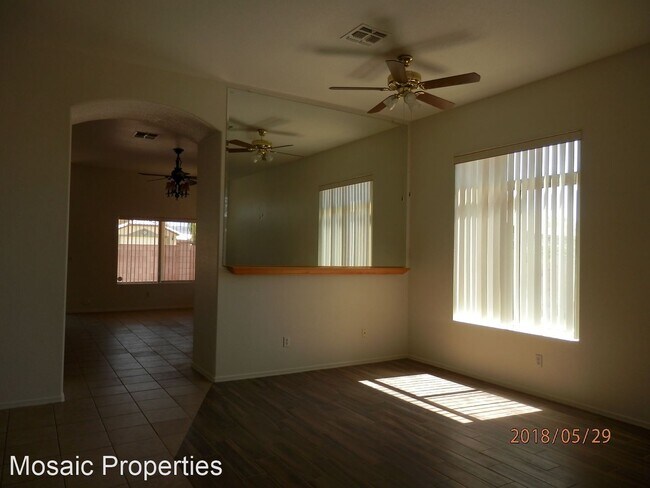 Foto del edificio - 3 br, 2 bath House - 10710 E Emelita Ave