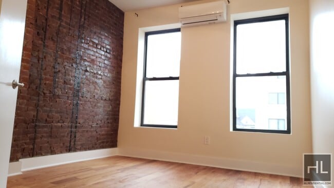 Building Photo - 1273 Rogers Ave