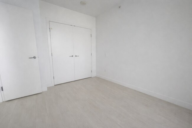 Building Photo - 4670 Assembly Wy