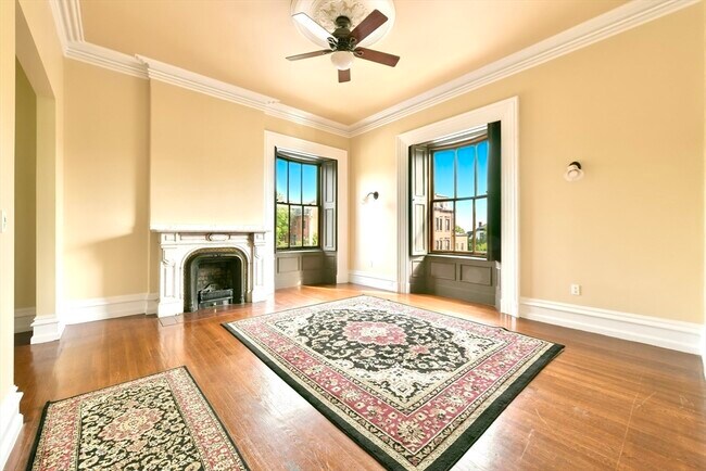 Building Photo - 788 E Broadway