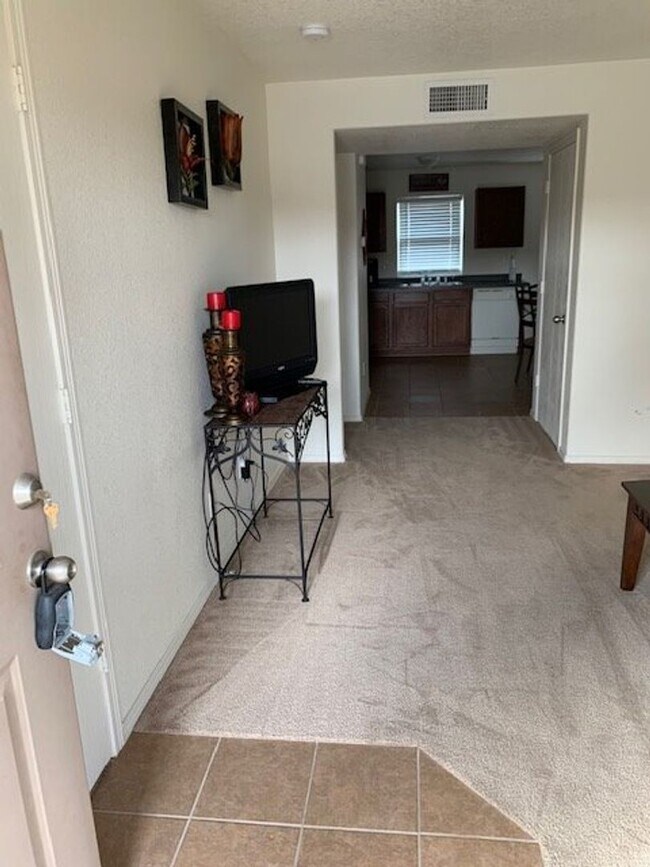Foto del edificio - 2303 N Juniper Ln