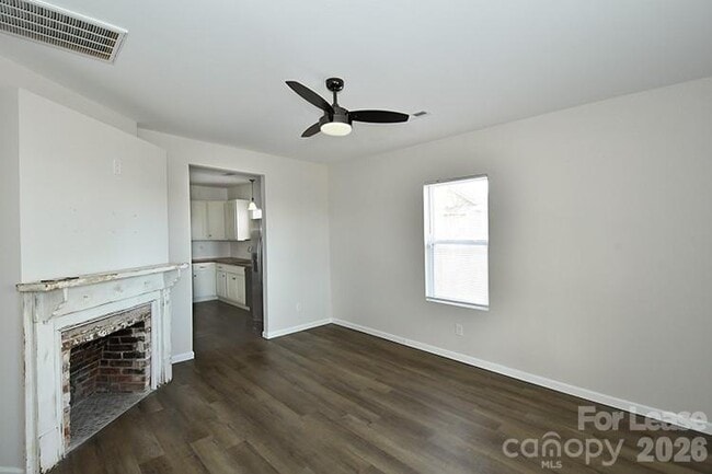 Building Photo - 746 Opal St