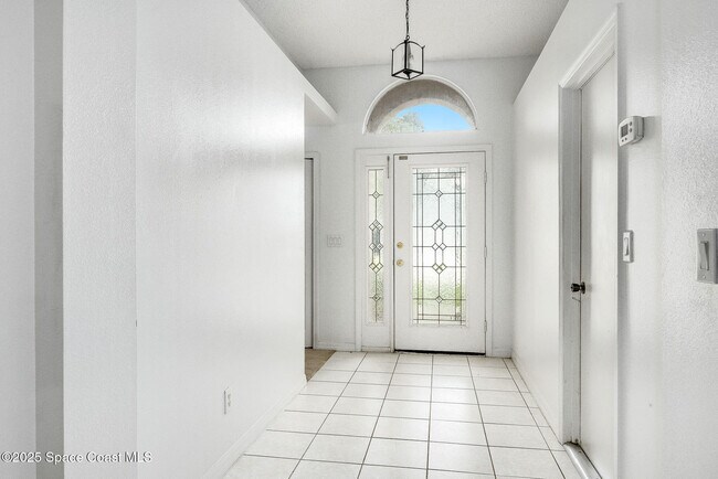 Building Photo - 2080 Stratford Pointe Dr