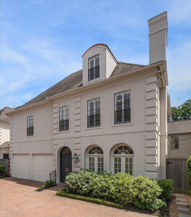 Building Photo - 2214 Potomac Dr