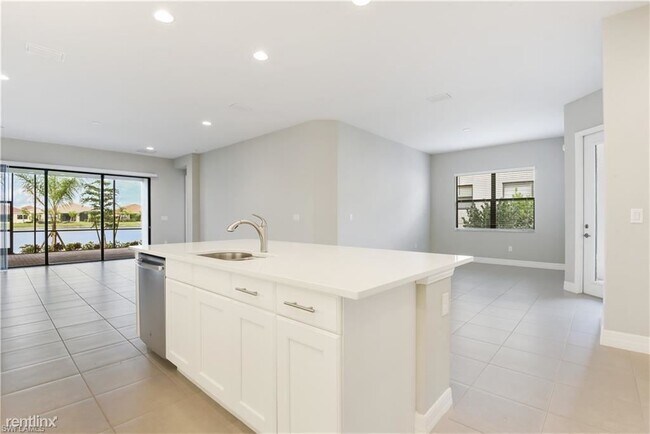 Building Photo - 11892 Lakewood Preserve Pl