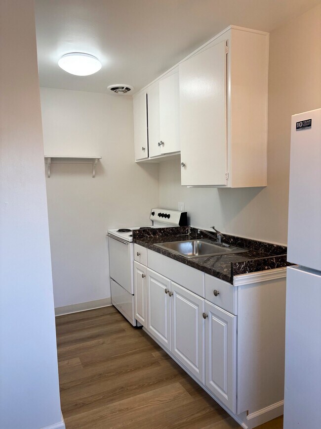 Foto del edificio - 5253 Monroe Ave