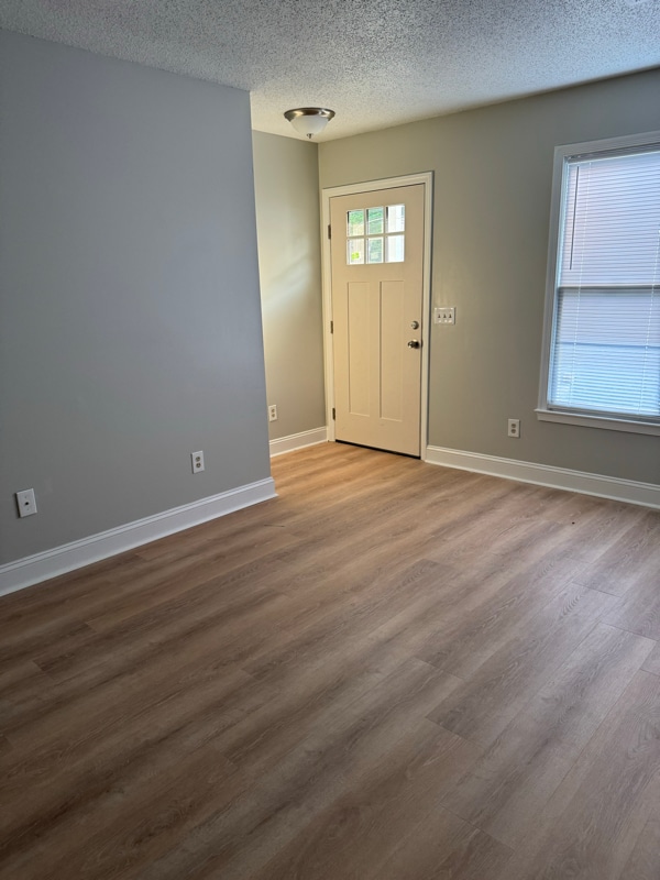 Foto del edificio - 1439 Bailey Cir