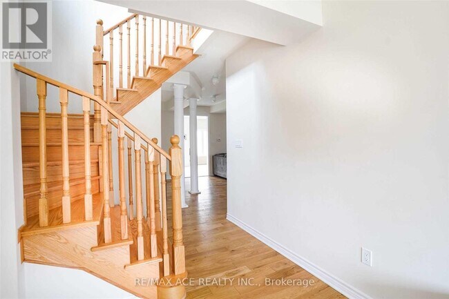Building Photo - 10 Furniss St