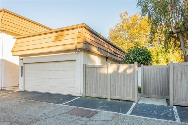 Building Photo - 22133 James Alan Cir